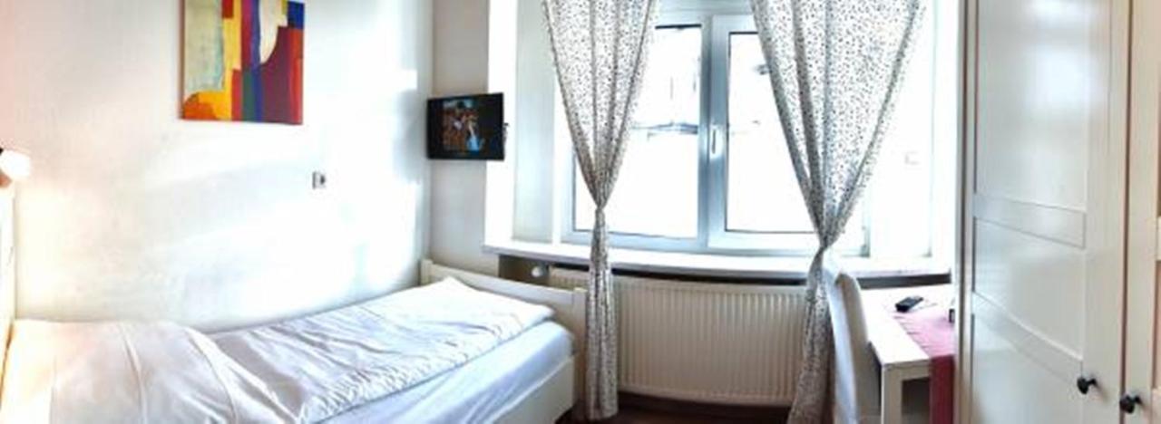Aurelia Hotel 2*